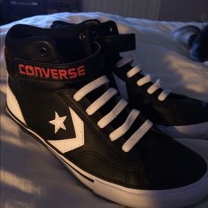 Converse Tennis Shoes
